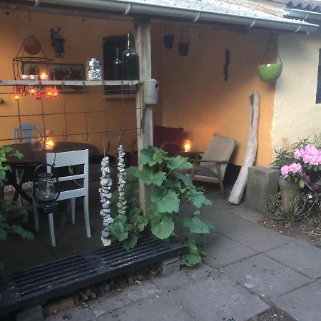 Retro Bolig - Fyldt Med Hygge! Ingen Luksus Apartment Kolind Luaran gambar