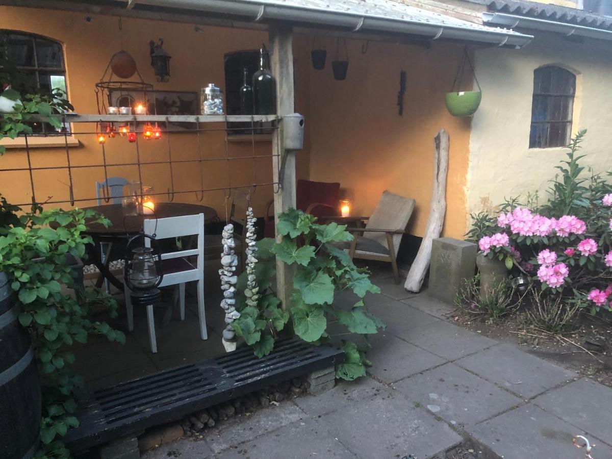 Retro Bolig - Fyldt Med Hygge! Ingen Luksus Apartment Kolind Luaran gambar